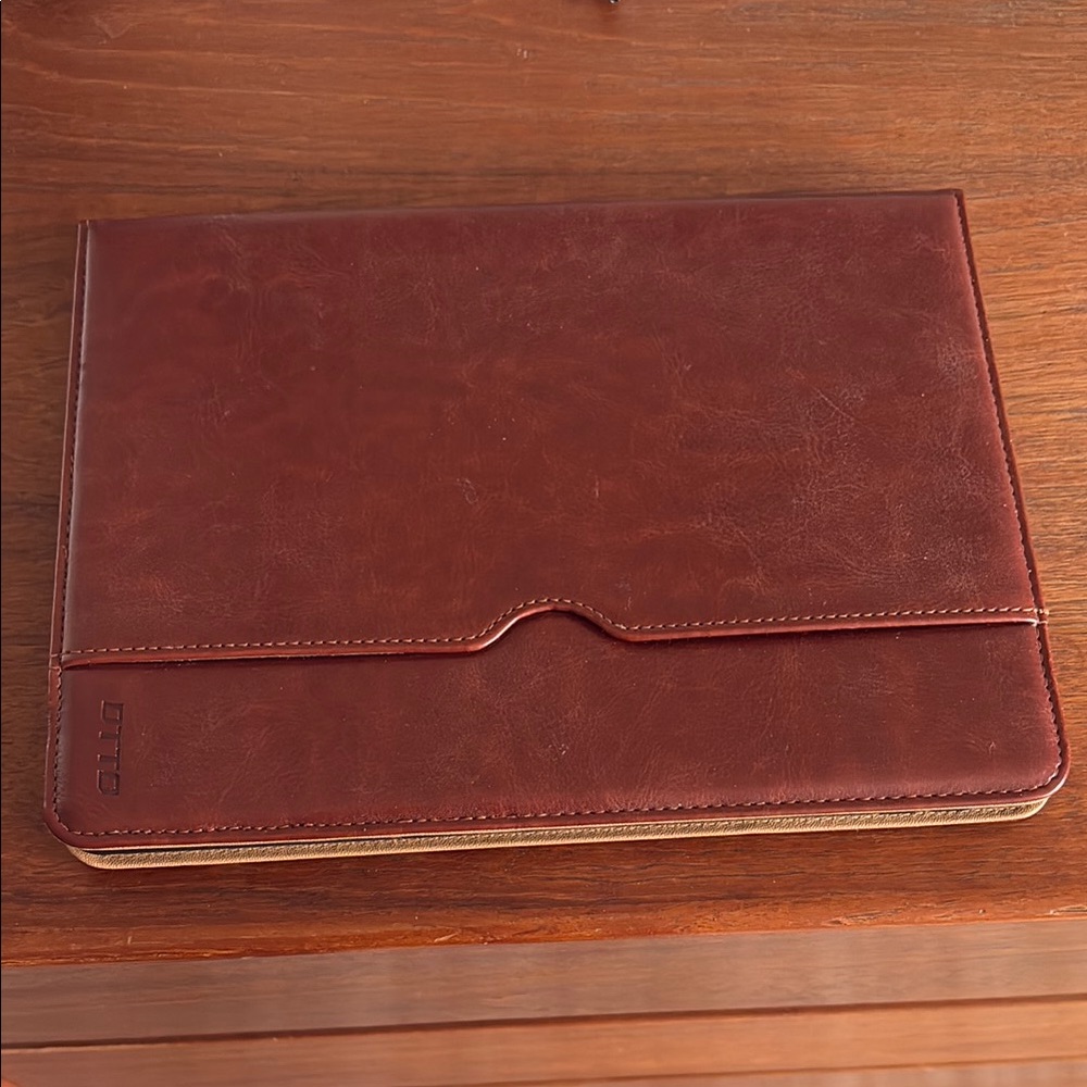 Otto iPad Case